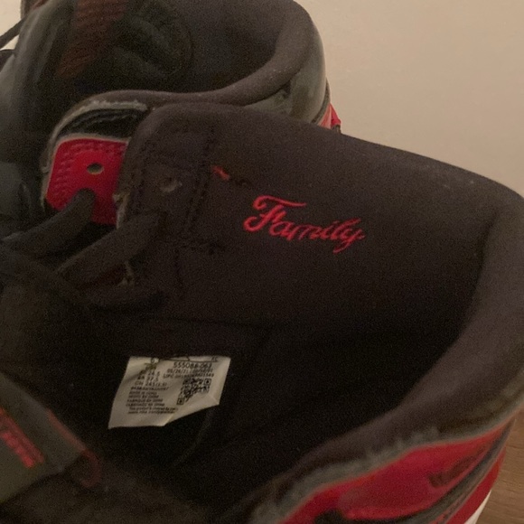 Air Jordan 1 Retro High OG 6.5 red and black patent - Picture 5 of 13